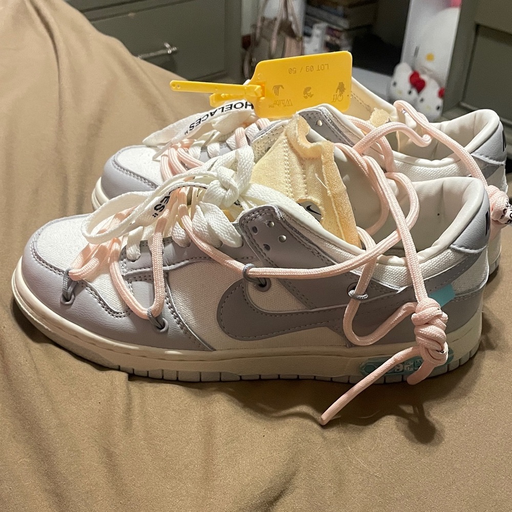 Stylish Kids Sneakers in White and Pink